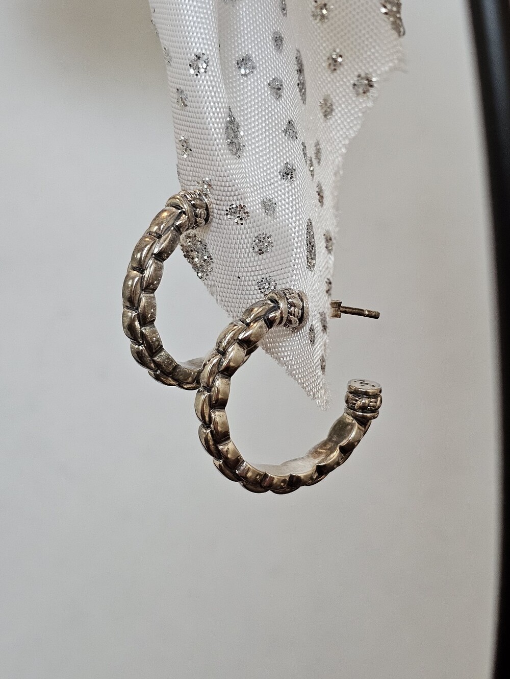 JAI by John Hardy Sterling Silver Textured Integrated Solid Chain Hoops 1” - Picture 7 of 16